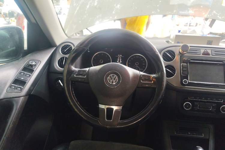 Used Volkswagen Tiguan 2012 2.0 TSI Automatic All-Wheel Drive Flagship Edition Steering Wheel