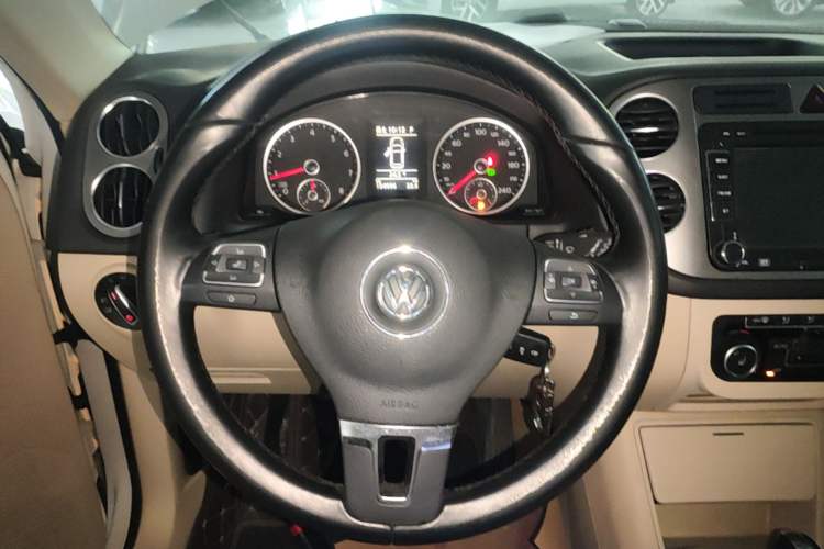 Used Volkswagen Tiguan 2012 1.8TSI Automatic All-Wheel Drive Fashion Edition Steering Wheel