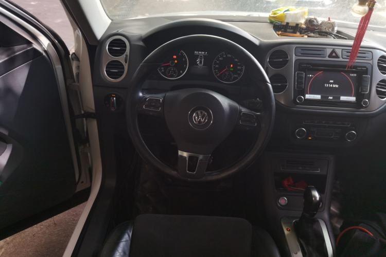 Used Volkswagen Tiguan 2012 2.0 TSI Automatic All-Wheel Drive Flagship Edition Steering Wheel