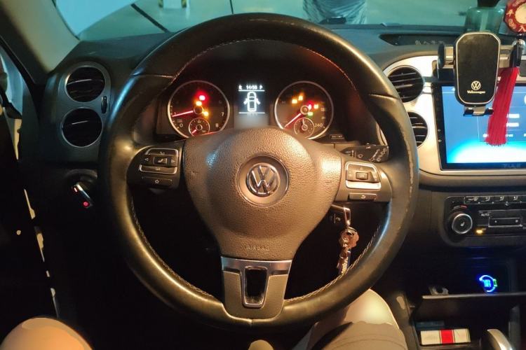 Used Volkswagen Tiguan 2012 1.8TSI Automatic Two-Wheel Drive Zhaoshi Edition Steering Wheel