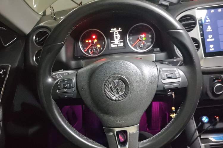 Used Volkswagen Tiguan 2012 1.8TSI Automatic Two-Wheel Drive Trend Edition Steering Wheel