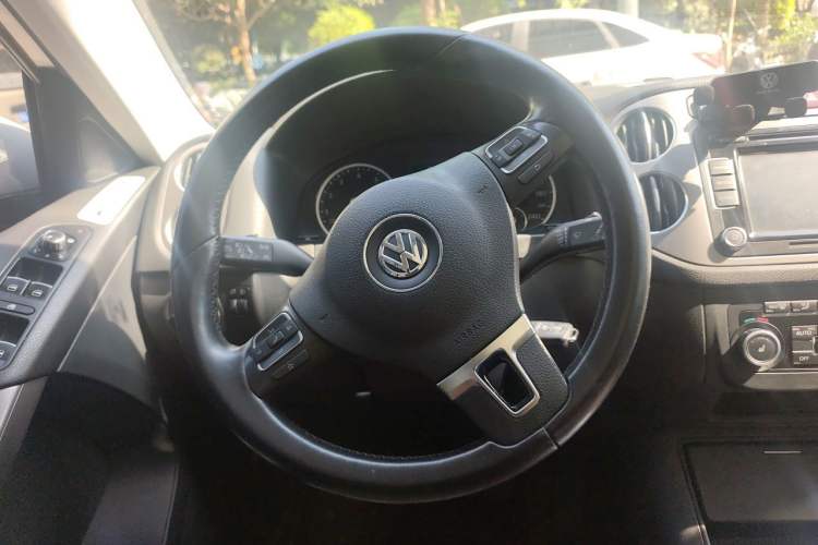 Used Volkswagen Tiguan 2012 1.8TSI Automatic All-Wheel Drive Elite Edition Steering Wheel