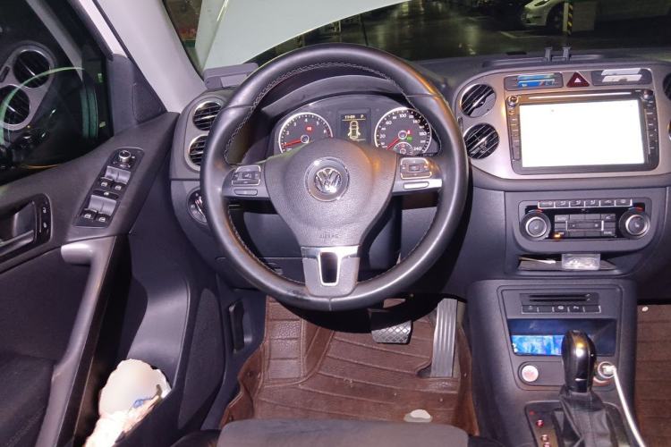 Used Volkswagen Tiguan 2012 2.0 TSI Automatic All-Wheel Drive Flagship Edition Steering Wheel