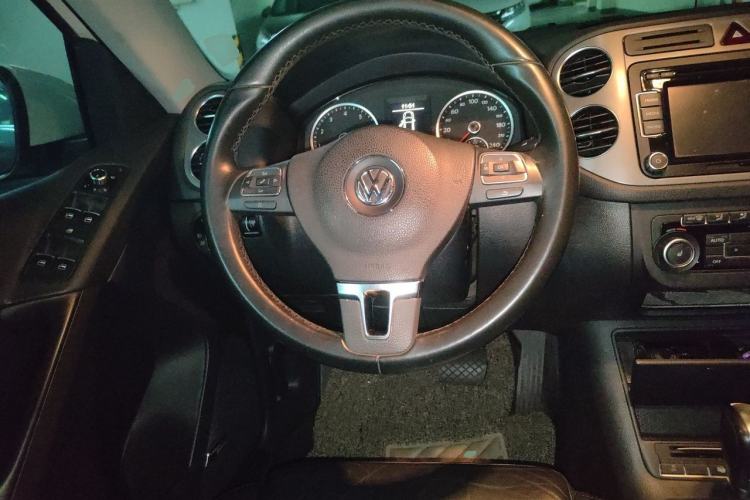 Used Volkswagen Tiguan 2012 1.8TSI Automatic Two-Wheel Drive Zhaoshi Edition Steering Wheel