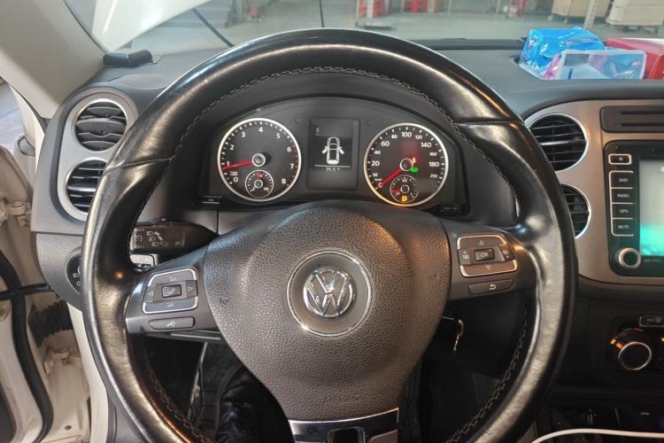 Used Volkswagen Tiguan 2012 2.0 TSI Automatic All-Wheel Drive Elite Edition Steering Wheel