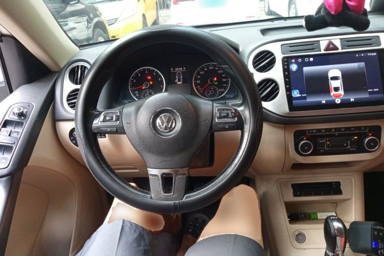 Used Volkswagen Tiguan 2012 2.0 TSI Automatic All-Wheel Drive Elite Edition Steering Wheel