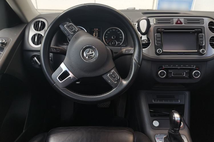 Used Volkswagen Tiguan 2012 2.0 TSI Automatic All-Wheel Drive Elite Edition Steering Wheel