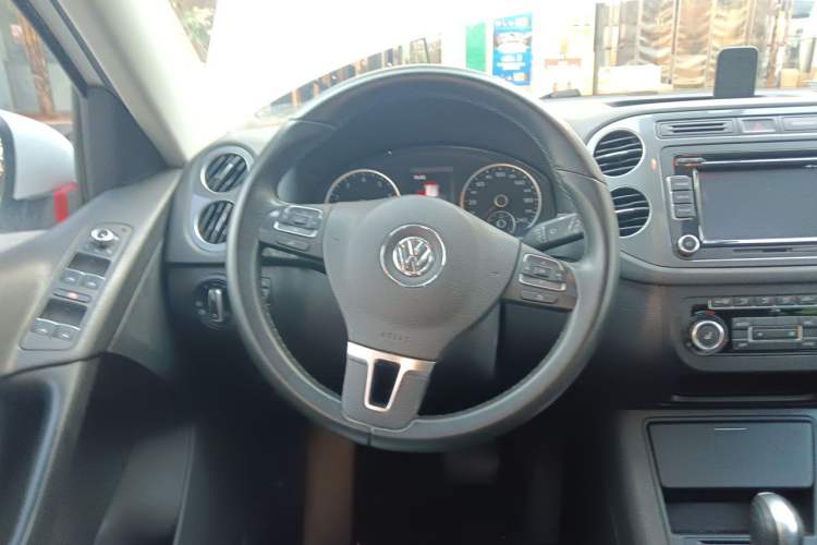 Used Volkswagen Tiguan 2012 2.0 TSI Comfort Edition Steering Wheel