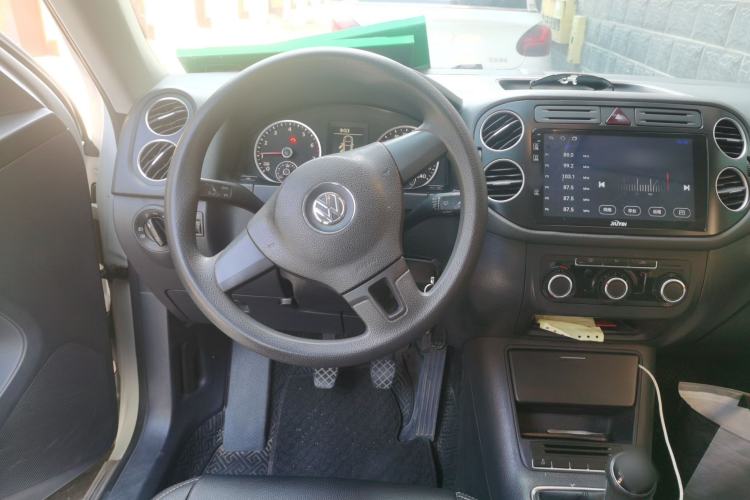 Used Volkswagen Tiguan 2012 1.4TSI Manual Two-Wheel-Drive Urban Edition Steering Wheel