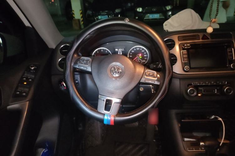 Used Volkswagen Tiguan 2012 2.0 TSI Automatic All-Wheel Drive Flagship Edition Steering Wheel