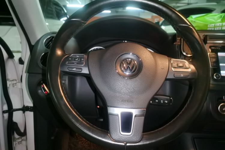 Used Volkswagen Tiguan 2012 2.0 TSI Comfort Edition Steering Wheel
