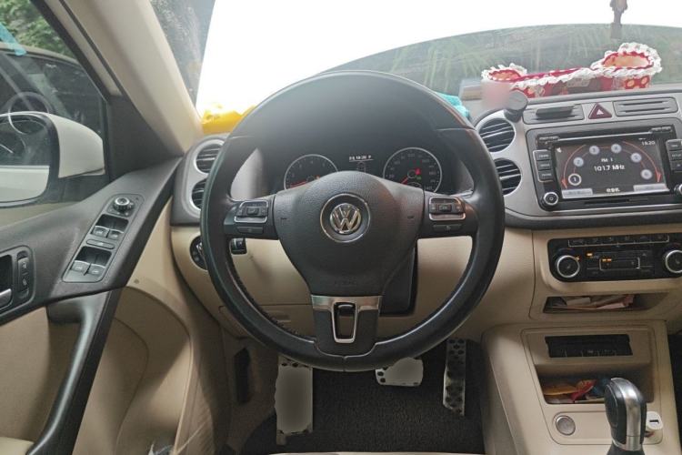 Used Volkswagen Tiguan 2012 2.0 TSI Automatic All-Wheel Drive Flagship Edition Steering Wheel