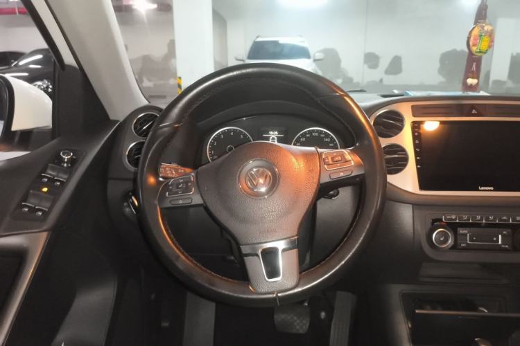 Used Volkswagen Tiguan 2012 1.8TSI Automatic Two-Wheel Drive Elite Edition Steering Wheel