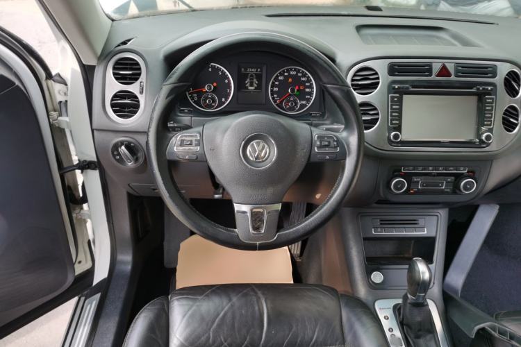 Used Volkswagen Tiguan 2012 2.0 TSI Automatic All-Wheel Drive Elite Edition Steering Wheel