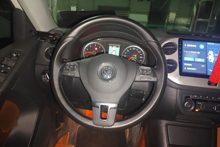 Used Volkswagen Tiguan 2012 2.0 TSI Comfort Edition Steering Wheel