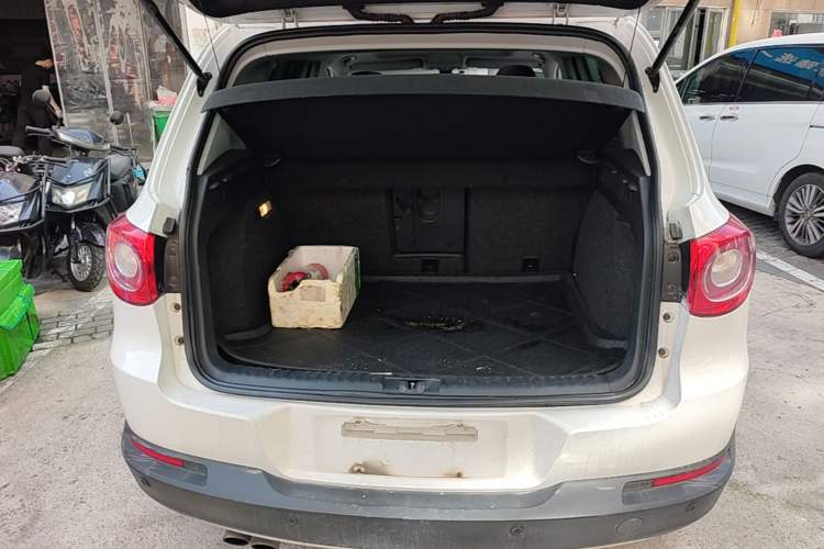 Used Volkswagen Tiguan 2012 2.0 TSI Automatic All-Wheel Drive Flagship Edition Trunk