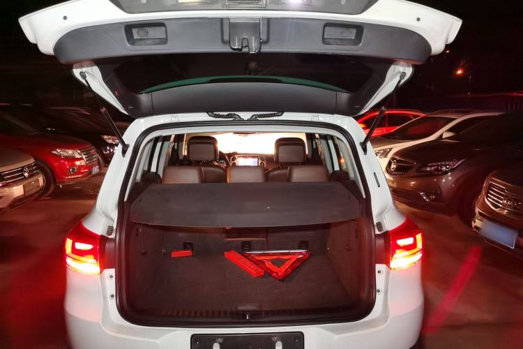 Used Volkswagen Tiguan 2012 2.0 TSI Comfort Edition Trunk