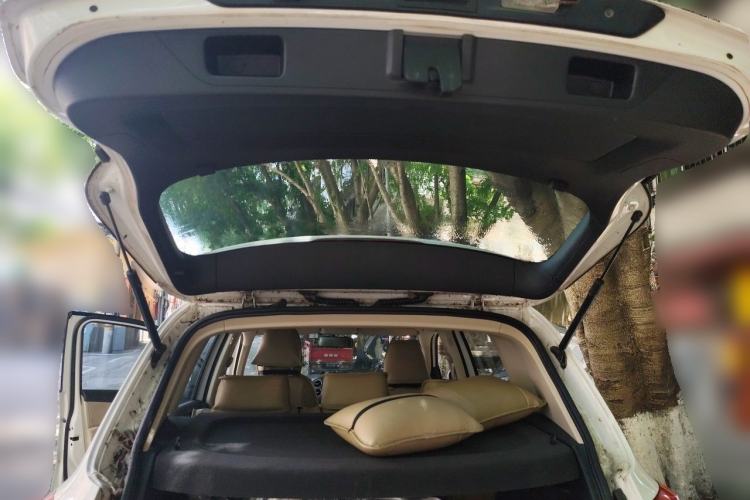 Used Volkswagen Tiguan 2012 1.8TSI Manual Two-Wheel Drive Urban Edition Trunk