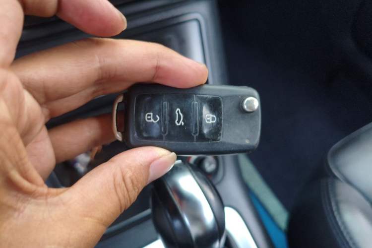 Used Volkswagen Tiguan 2012 2.0 TSI Automatic All-Wheel Drive Elite Edition Vehicle Key