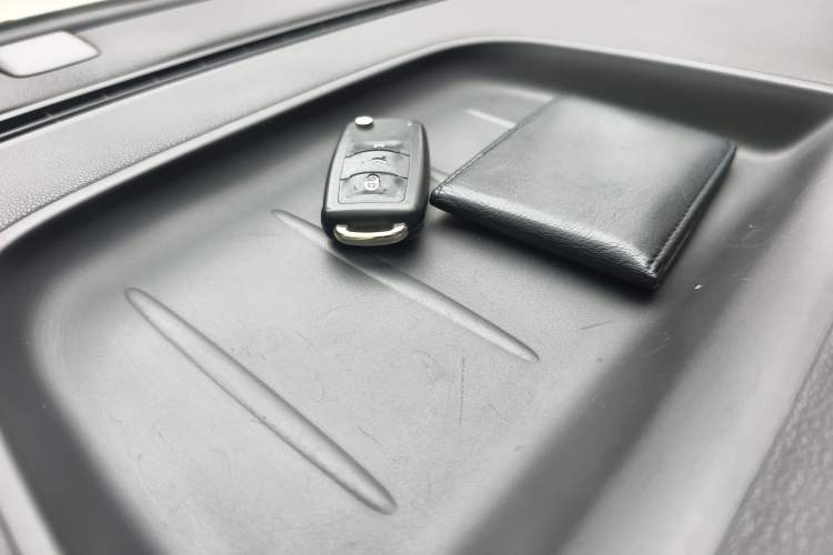 Used Volkswagen Tiguan 2012 2.0 TSI Automatic All-Wheel Drive Elite Edition Vehicle Key