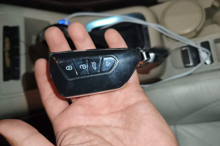 Used Volkswagen Tiguan 2012 2.0 TSI Automatic All-Wheel Drive Elite Edition Vehicle Key