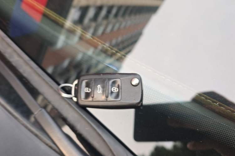 Used Volkswagen Tiguan 2012 2.0 TSI Automatic All-Wheel Drive Elite Edition Vehicle Key