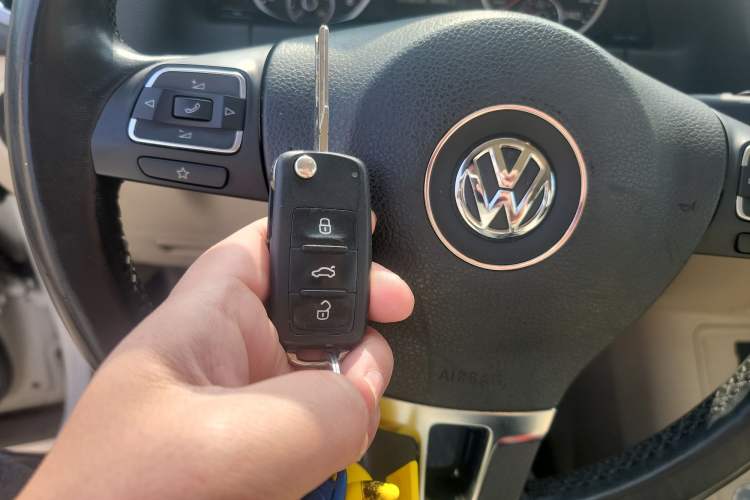 Used Volkswagen Tiguan 2012 2.0 TSI Automatic All-Wheel Drive Elite Edition Vehicle Key