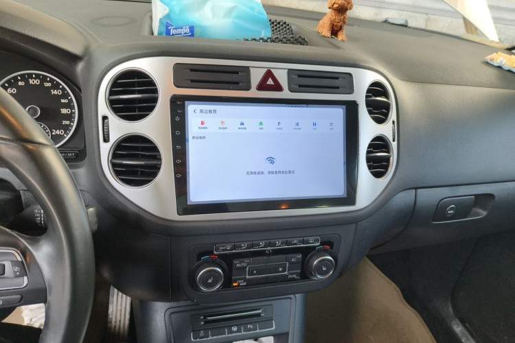 Used Volkswagen Tiguan 2012 2.0 TSI Automatic All-Wheel Drive Flagship Edition Audio And AC Panel
