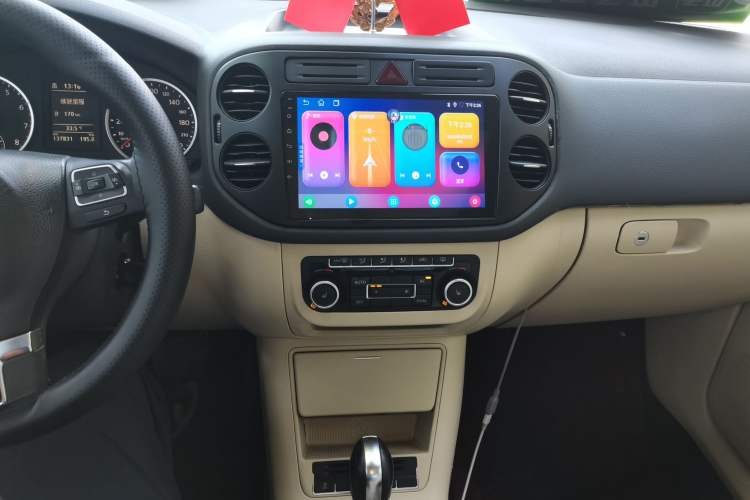 Used Volkswagen Tiguan 2012 1.8TSI Automatic Two-Wheel Drive Elite Edition Audio And AC Panel