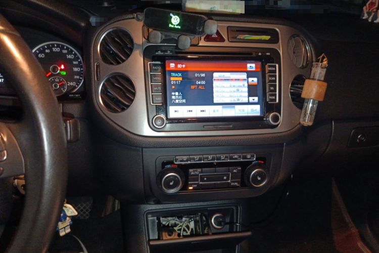 Used Volkswagen Tiguan 2012 1.8TSI Automatic All-Wheel Drive Elite Edition Audio And AC Panel