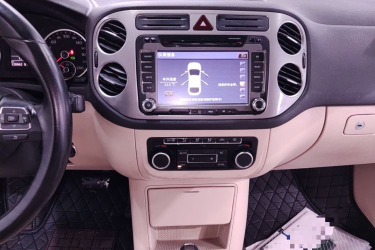Used Volkswagen Tiguan 2012 1.8TSI Automatic Two-Wheel Drive Trend Edition Audio And AC Panel