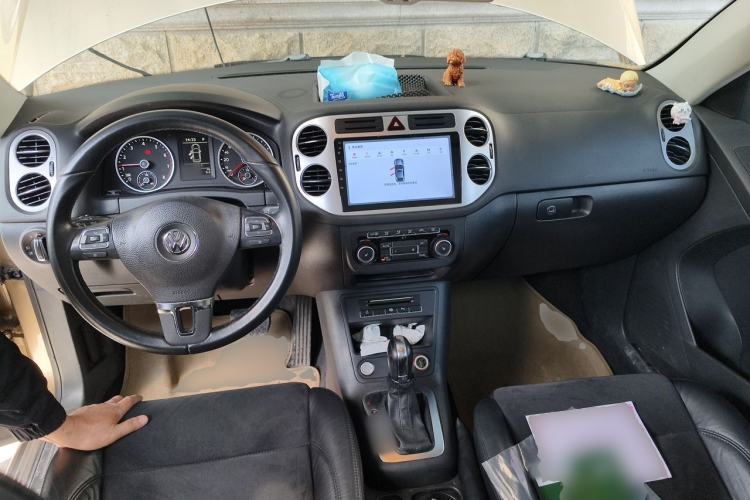 Used Volkswagen Tiguan 2012 2.0 TSI Automatic All-Wheel Drive Flagship Edition Center Console
