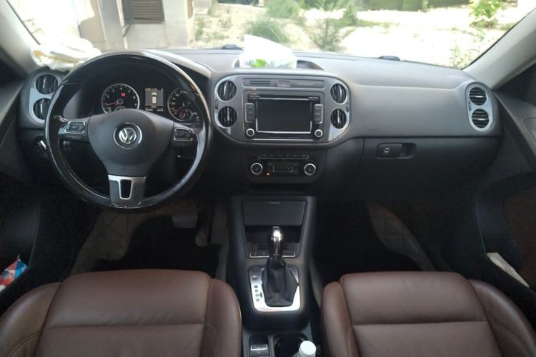 Used Volkswagen Tiguan 2012 2.0 TSI Comfort Edition Center Console