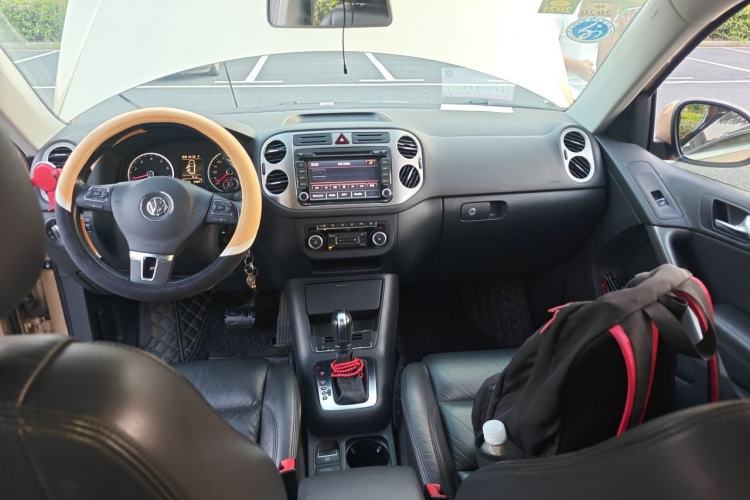 Used Volkswagen Tiguan 2012 1.8TSI Automatic All-Wheel Drive Elite Edition Center Console