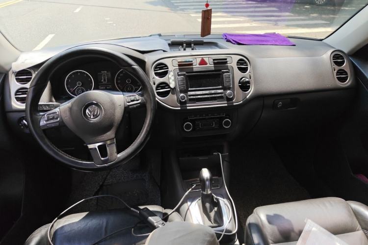 Used Volkswagen Tiguan 2012 1.8TSI Automatic Two-Wheel Drive Trend Edition Center Console