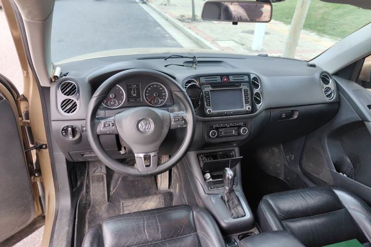 Used Volkswagen Tiguan 2012 1.8TSI Automatic All-Wheel Drive Elite Edition Center Console