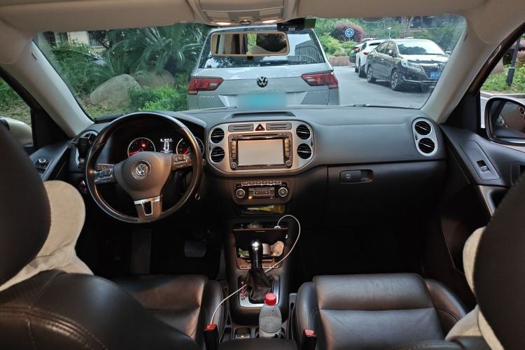 Used Volkswagen Tiguan 2012 1.8TSI Automatic Two-Wheel Drive Elite Edition Center Console