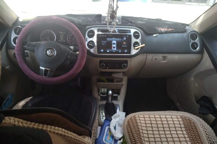 Used Volkswagen Tiguan 2012 1.8TSI Automatic Two-Wheel Drive Trend Edition Center Console