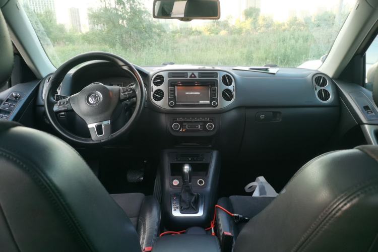 Used Volkswagen Tiguan 2012 2.0 TSI Automatic All-Wheel Drive Flagship Edition Center Console