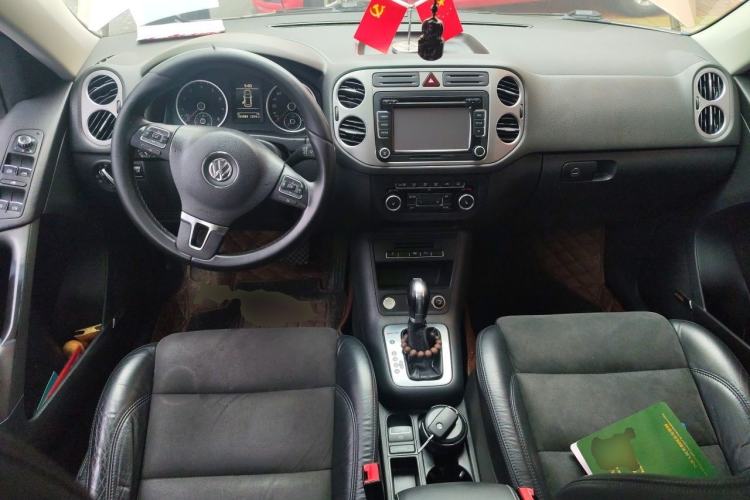 Used Volkswagen Tiguan 2012 2.0 TSI Automatic All-Wheel Drive Flagship Edition Center Console