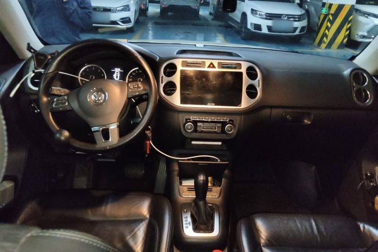 Used Volkswagen Tiguan 2012 1.8TSI Automatic Two-Wheel Drive Elite Edition Center Console