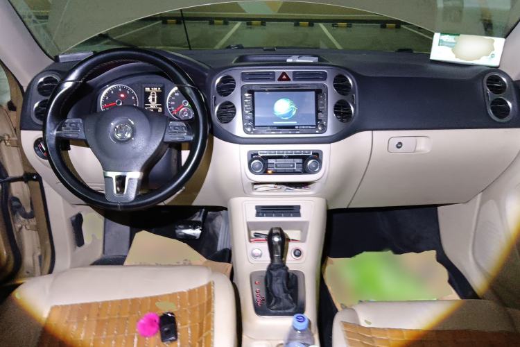 Used Volkswagen Tiguan 2012 1.8TSI Automatic All-Wheel Drive Elite Edition Center Console