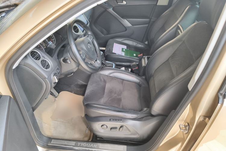 Used Volkswagen Tiguan 2012 2.0 TSI Automatic All-Wheel Drive Flagship Edition Driver Seat