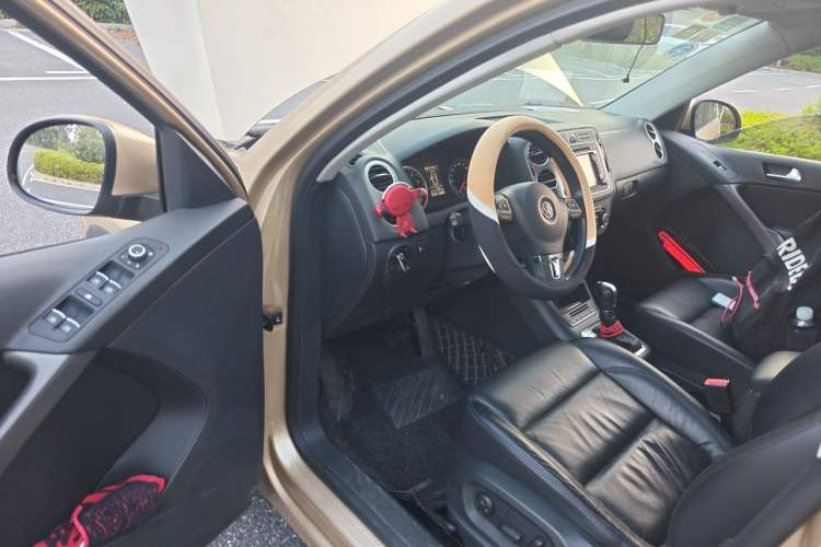 Used Volkswagen Tiguan 2012 1.8TSI Automatic All-Wheel Drive Elite Edition Driver Seat