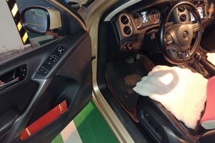 Used Volkswagen Tiguan 2012 1.8TSI Automatic All-Wheel Drive Elite Edition Driver Seat