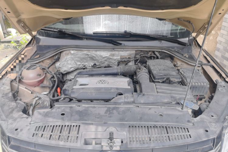Used Volkswagen Tiguan 2012 1.8TSI Automatic Two-Wheel Drive Trend Edition Engine Bay