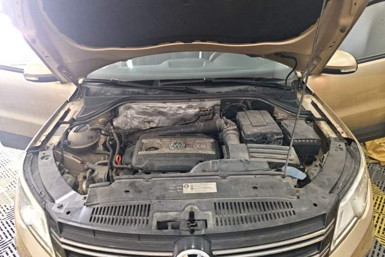 Used Volkswagen Tiguan 2012 1.8TSI Automatic Two-Wheel Drive Trend Edition Engine Bay