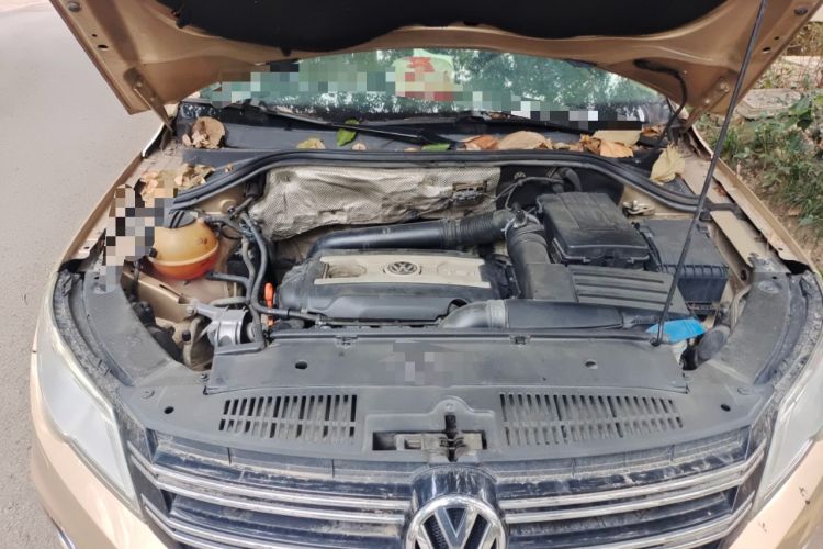 Used Volkswagen Tiguan 2012 2.0 TSI Automatic All-Wheel Drive Flagship Edition Engine Bay