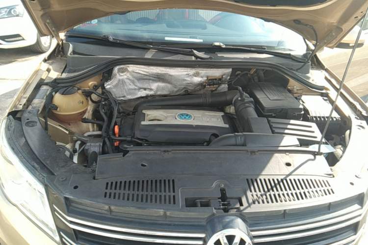 Used Volkswagen Tiguan 2012 1.8TSI Automatic Two-Wheel Drive Trend Edition Engine Bay