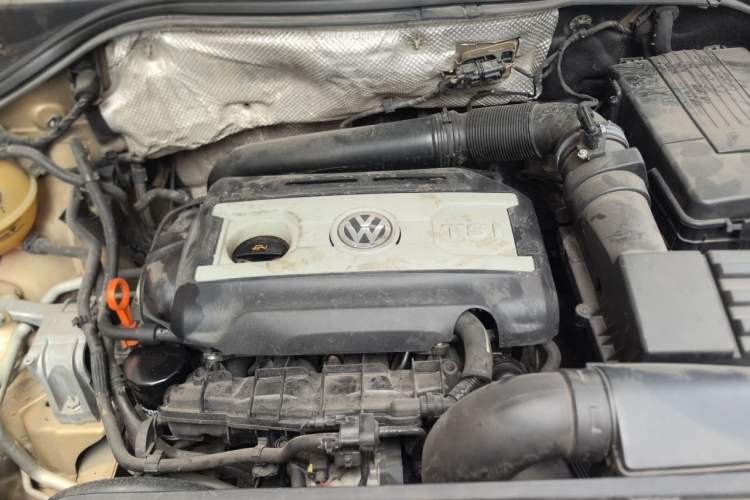 Used Volkswagen Tiguan 2012 2.0 TSI Automatic All-Wheel Drive Elite Edition Engine Bay